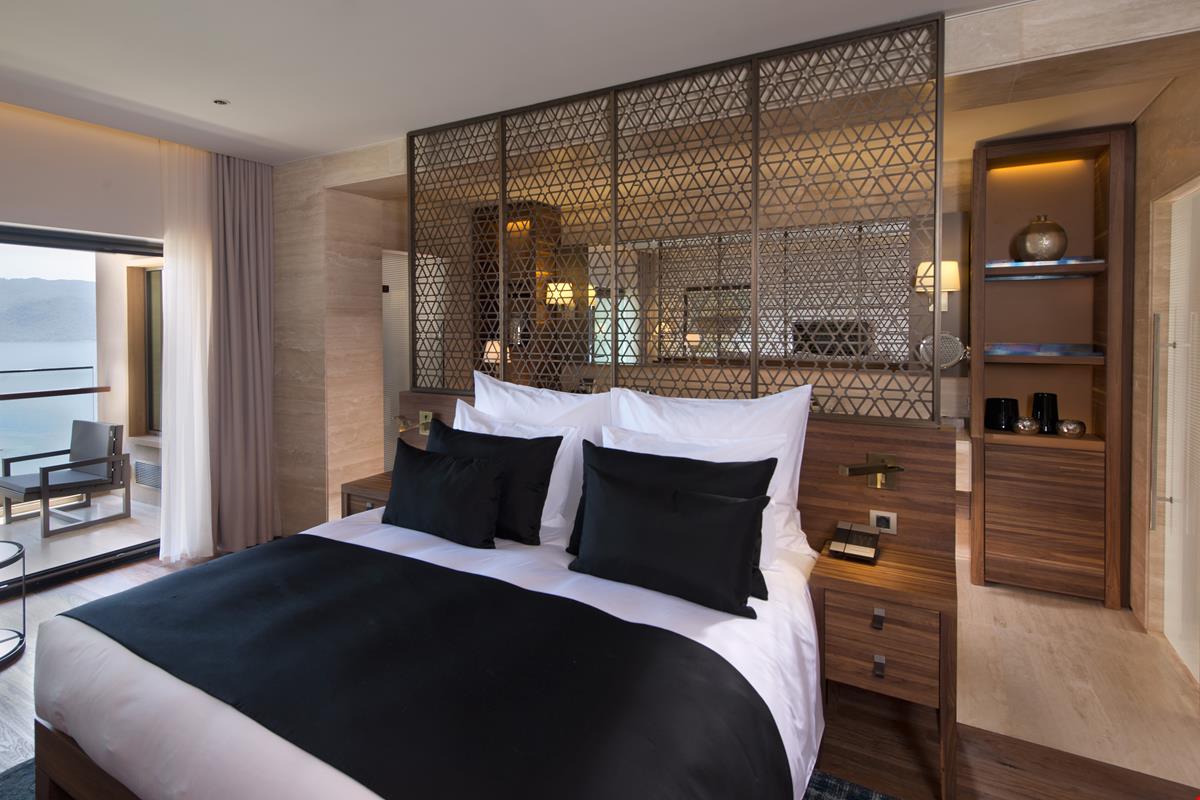 Deluxe Mountain View Room