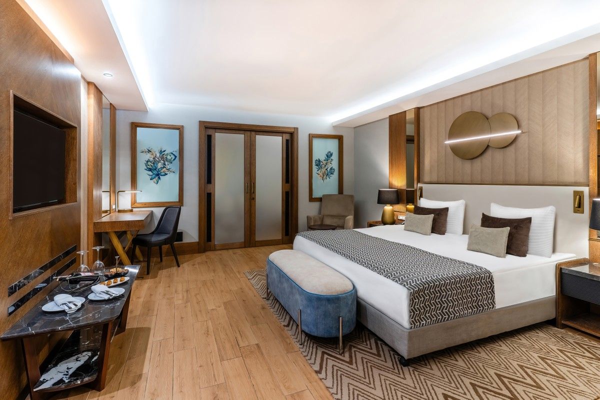 Deluxe Superior – Havuz Manzara Min 4 Gece