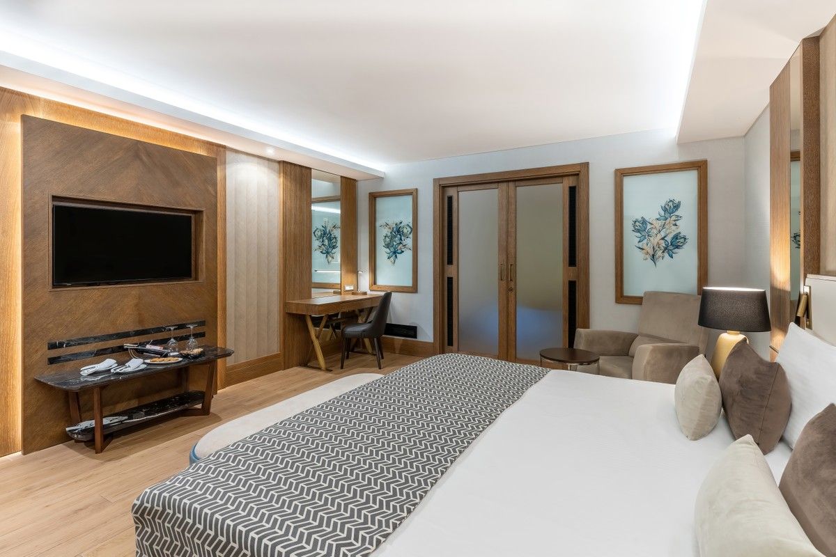 Deluxe Superior – Havuz Manzara Min 4 Gece