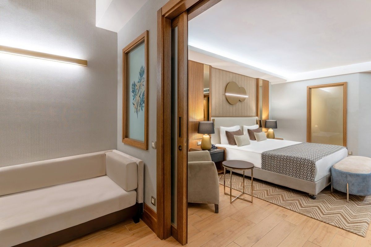 Deluxe Superior – Havuz Manzara Min 4 Gece