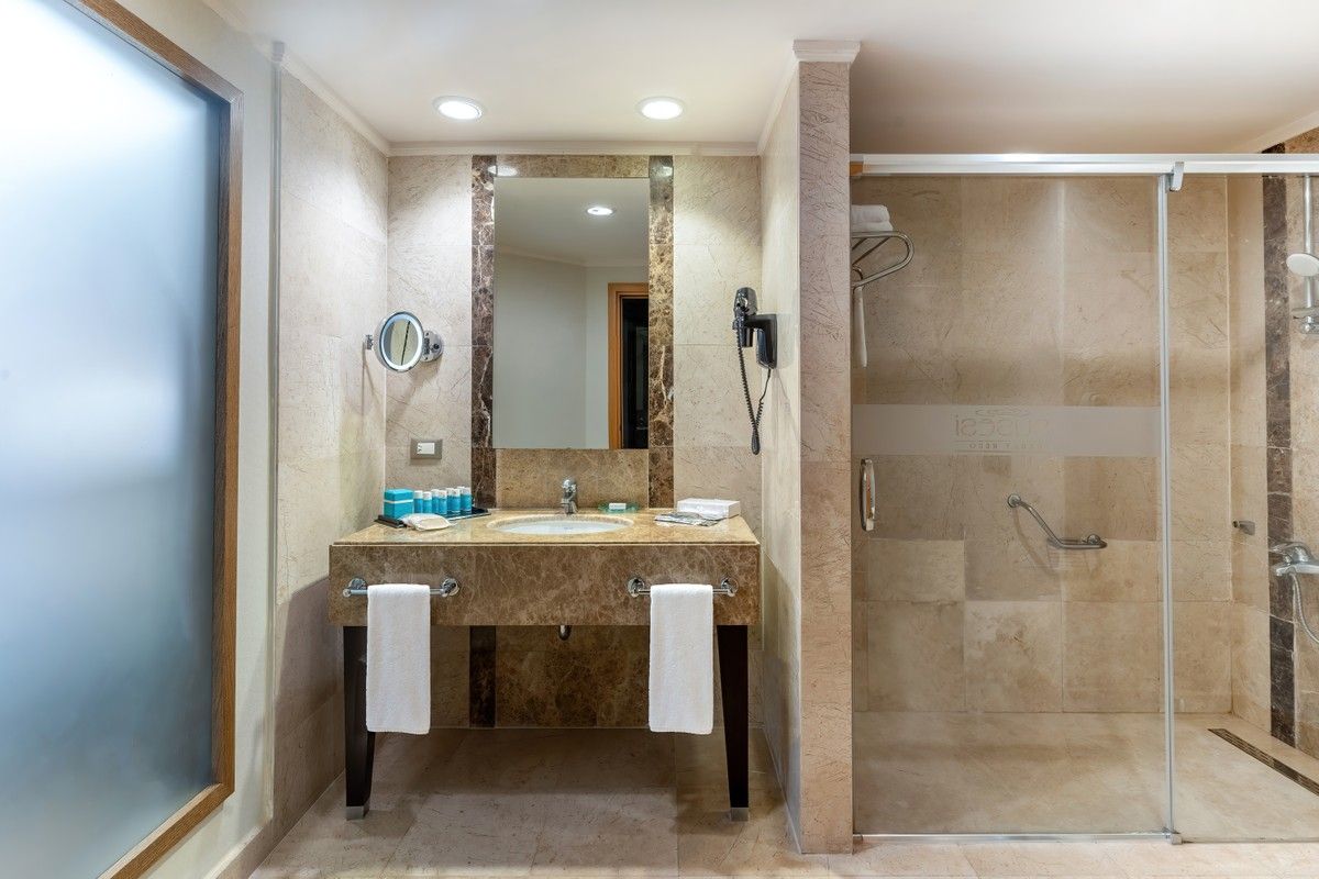 Deluxe Superior – Havuz Manzara Min 4 Gece