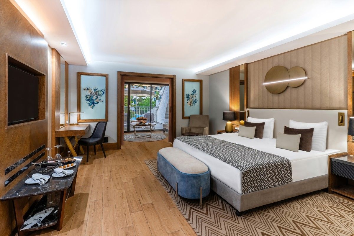 Deluxe Superior – Havuz Manzara Min 4 Gece