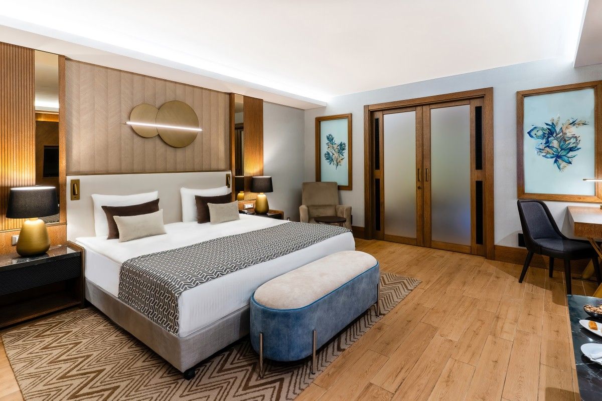 Deluxe Superior – Kara Manzara Min 4 Gece