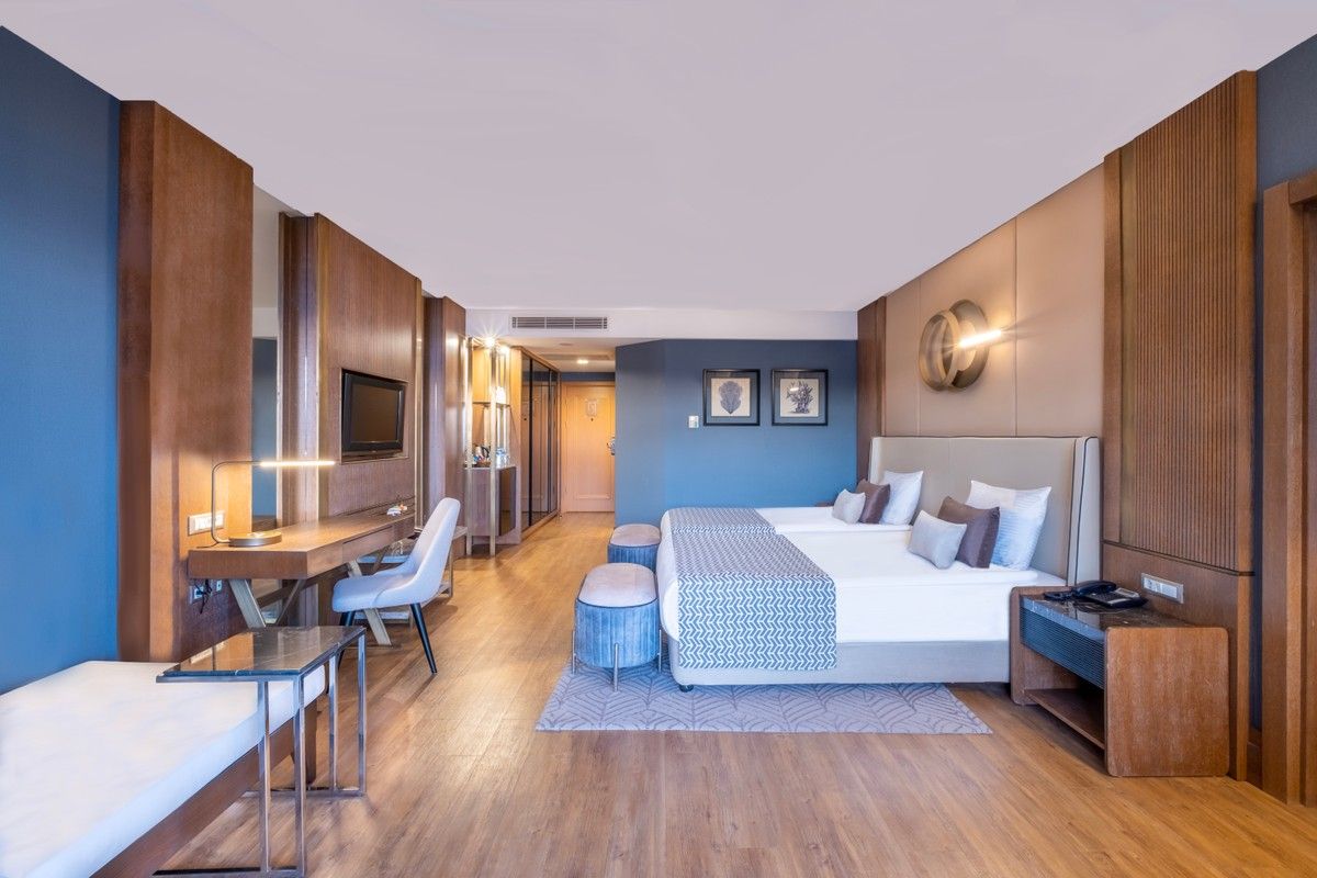 Senior Suite – Sea Side