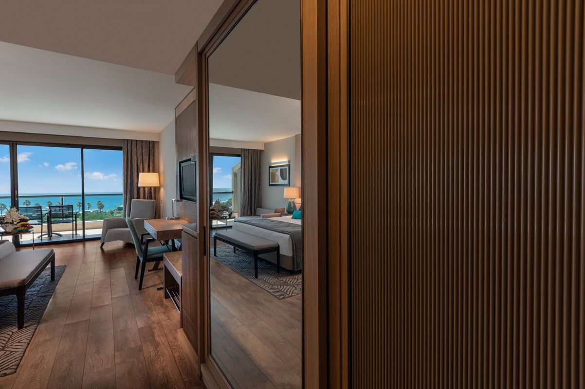 Standard Deluxe / Sea Side